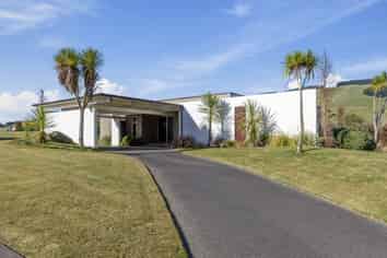 2 The Fairways, Kinloch