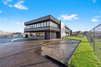 Rare Opportunity in Tightly Held Location