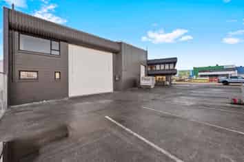 Rare Opportunity in Tightly Held Location