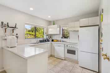 2/83 Saint Johns Road, Saint Johns