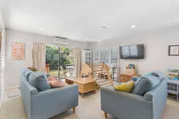 2/83 Saint Johns Road, Saint Johns