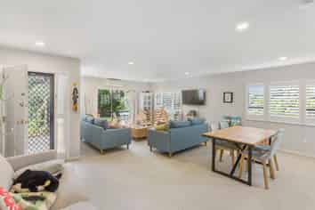 2/83 Saint Johns Road, Saint Johns