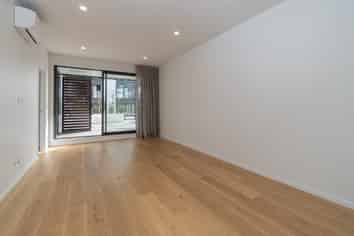 LG/5-9 Madeira Lane, Grafton