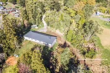 8 Duffy Road, Waitakere