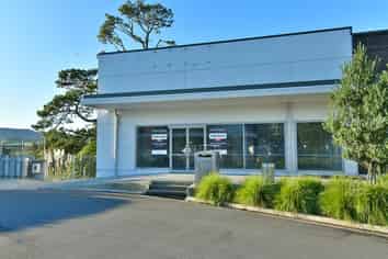 WHAT A LOCATION - YOU WOULD BE LOVING IT!