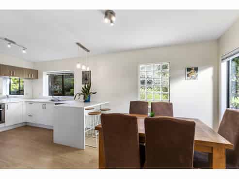 2A Deverell Place, Browns Bay