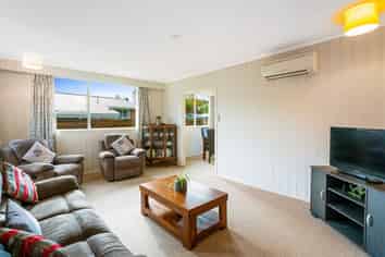 18 Shanly Street, Brown Owl