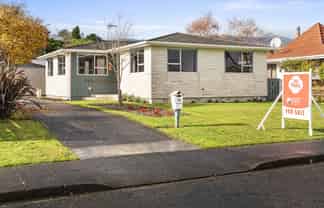 18 Shanly Street, Brown Owl