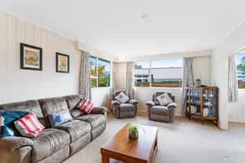 18 Shanly Street, Brown Owl