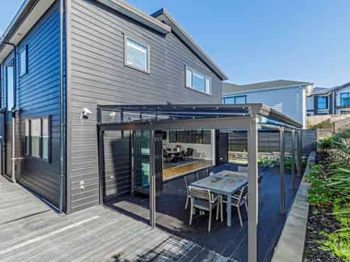 7 Ruku Street, Long Bay