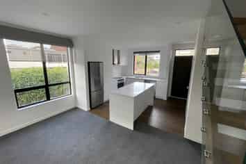 4/210 Karori Road, Karori