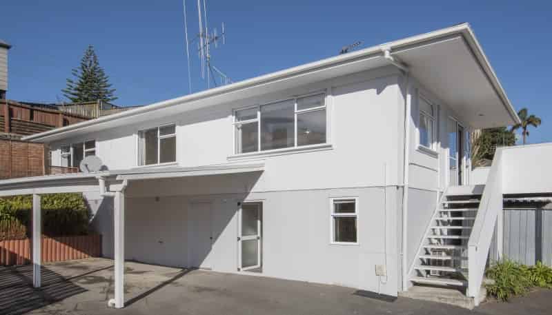 99 Jonathon Street, Brookfield