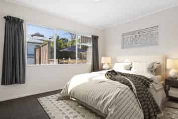 99 Jonathon Street, Brookfield