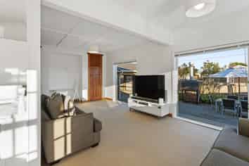 25a Tukapa Street, Westown