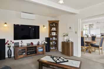 7 Moa Road, Raumati Beach