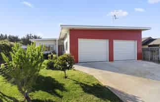 20 Sandown Avenue, Himatangi Beach