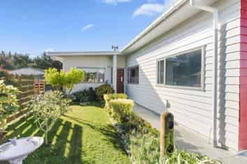 20 Sandown Avenue, Himatangi Beach