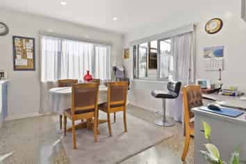 20 Sandown Avenue, Himatangi Beach