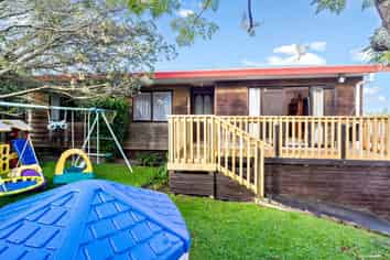 15a Gill Avenue, Te Atatu Peninsula