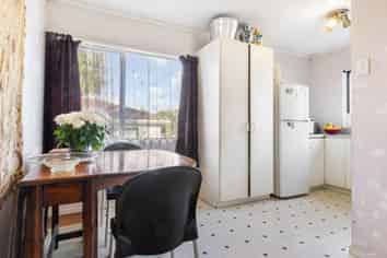 15a Gill Avenue, Te Atatu Peninsula