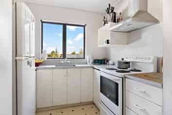 15a Gill Avenue, Te Atatu Peninsula