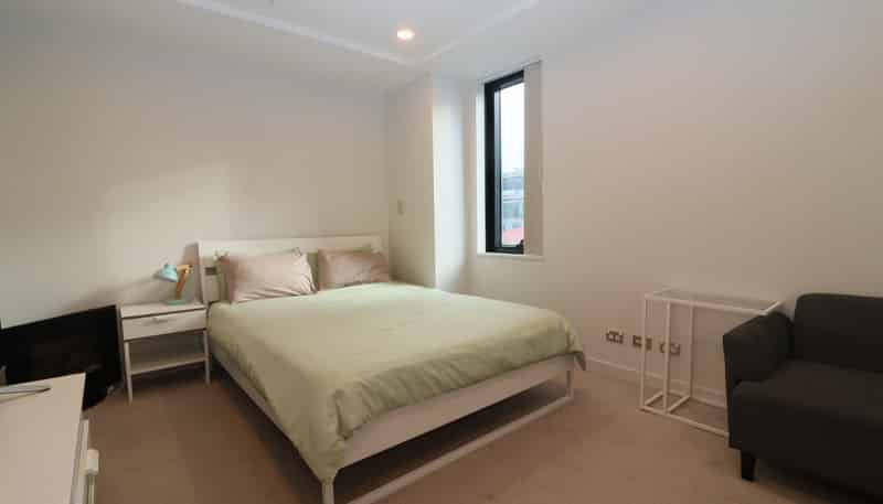 75 Victoria Street West, 