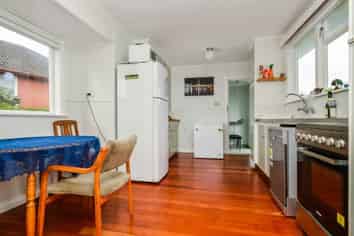 33 Coates Crescent, Panmure