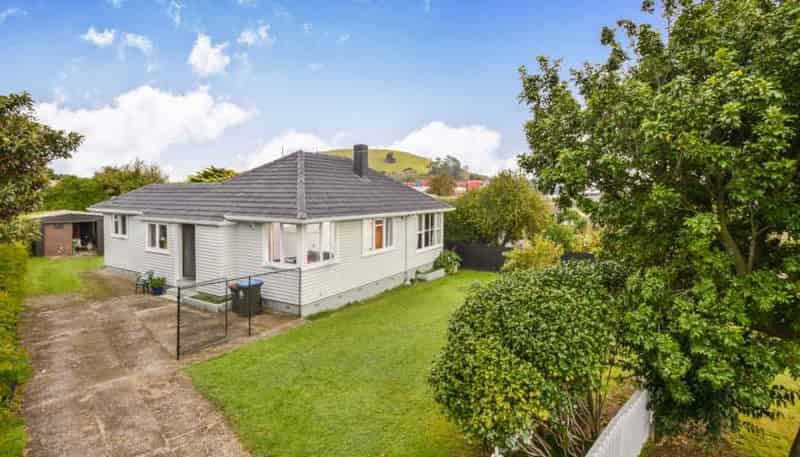 33 Coates Crescent, Panmure