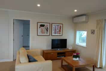 2/5C Church Street, Devonport