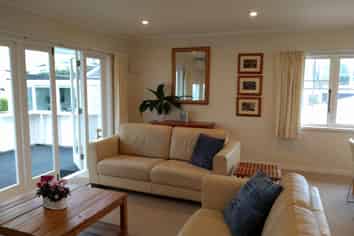 2/5C Church Street, Devonport