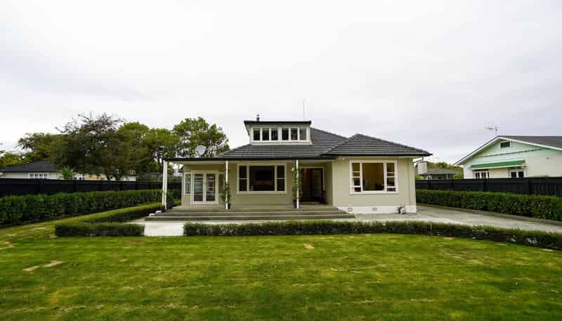 324 College Street, West End