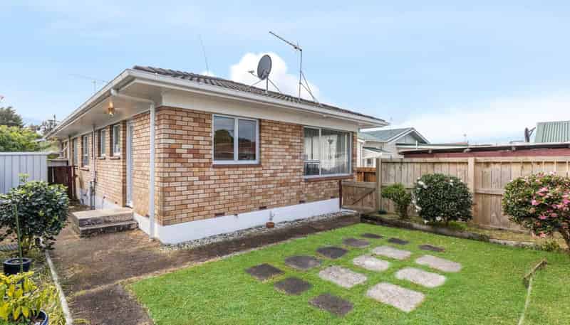 2/15 Heretaunga Avenue, Onehunga