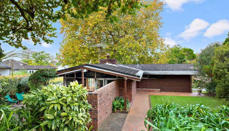 16 Chatfield Place, Remuera