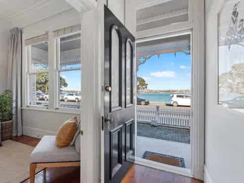 31 Queens Parade, Devonport