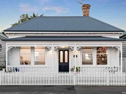 31 Queens Parade, Devonport