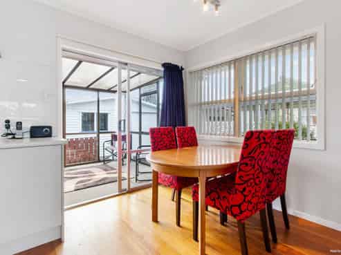 37 Hereford Street, Te Atatu Peninsula