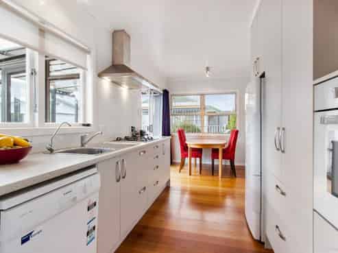 37 Hereford Street, Te Atatu Peninsula