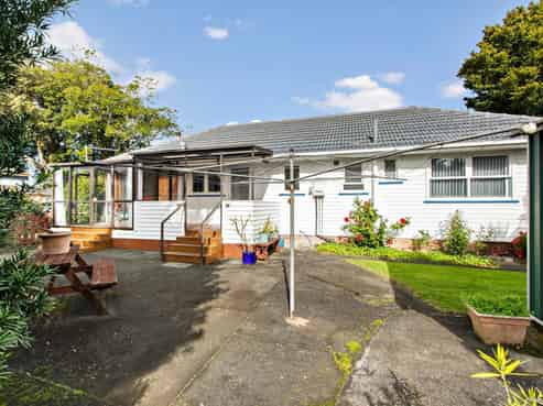 37 Hereford Street, Te Atatu Peninsula