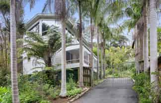 18-20 Otuturu Crescent, Thames