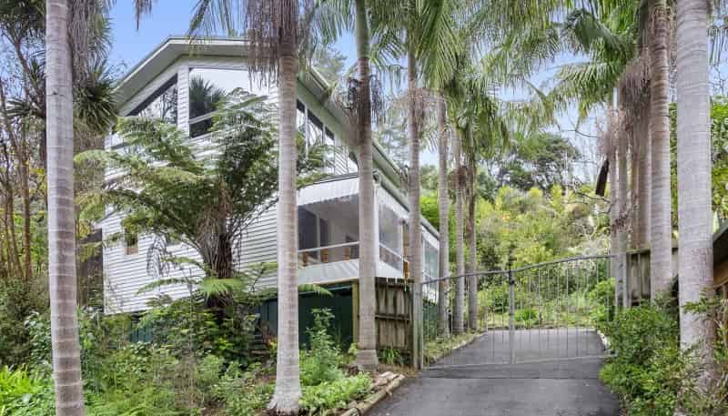 18-20 Otuturu Crescent, Thames