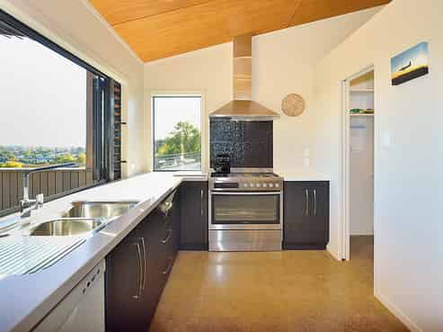 16 Massey Road, Mangapapa