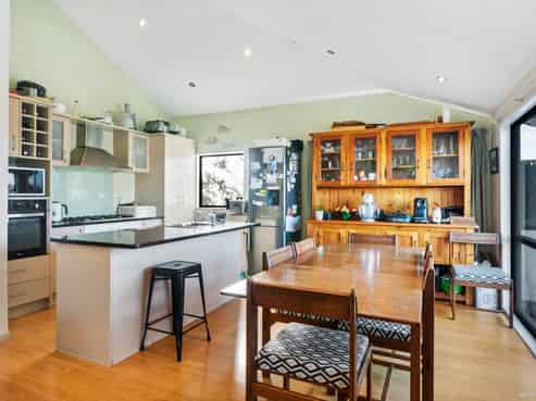 2/274 Glamorgan Drive, Torbay