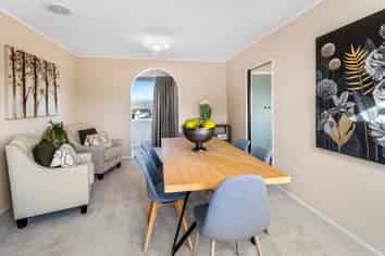 24 Oakleigh Street, Maungaraki