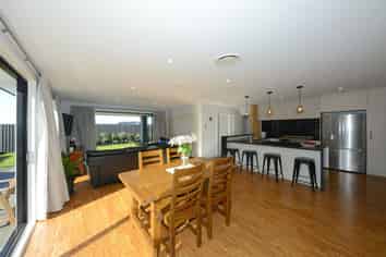 10 Leader Street, Marshland