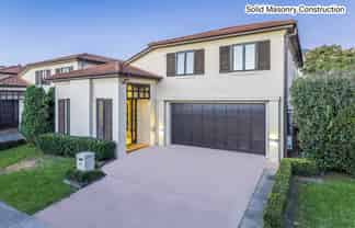 25 Bridgefield Crescent, Flat Bush