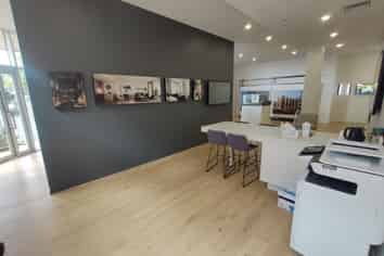 EX SHOW SUITE FOR LEASE