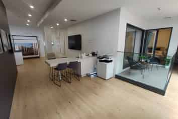 EX SHOW SUITE FOR LEASE