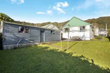 84 Wilkie Crescent, Naenae