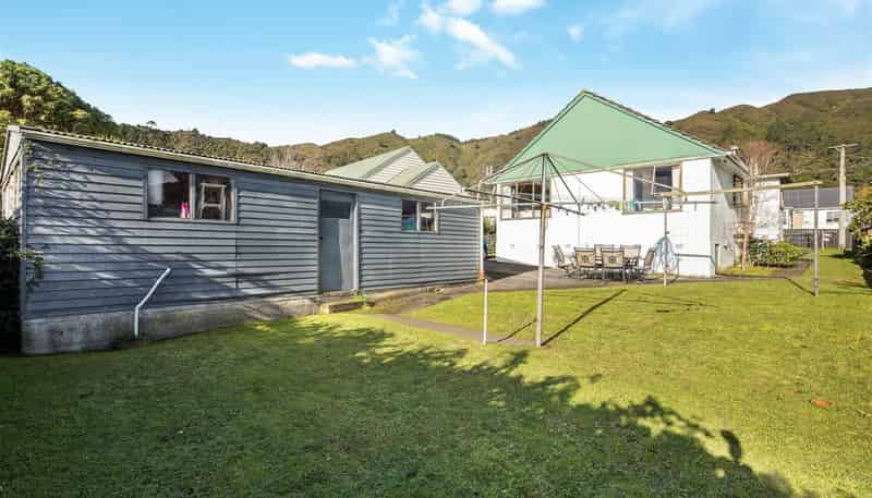 84 Wilkie Crescent, Naenae