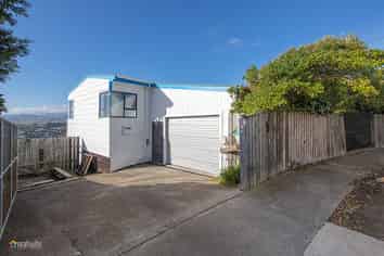 42 Pikarere Street, Titahi Bay